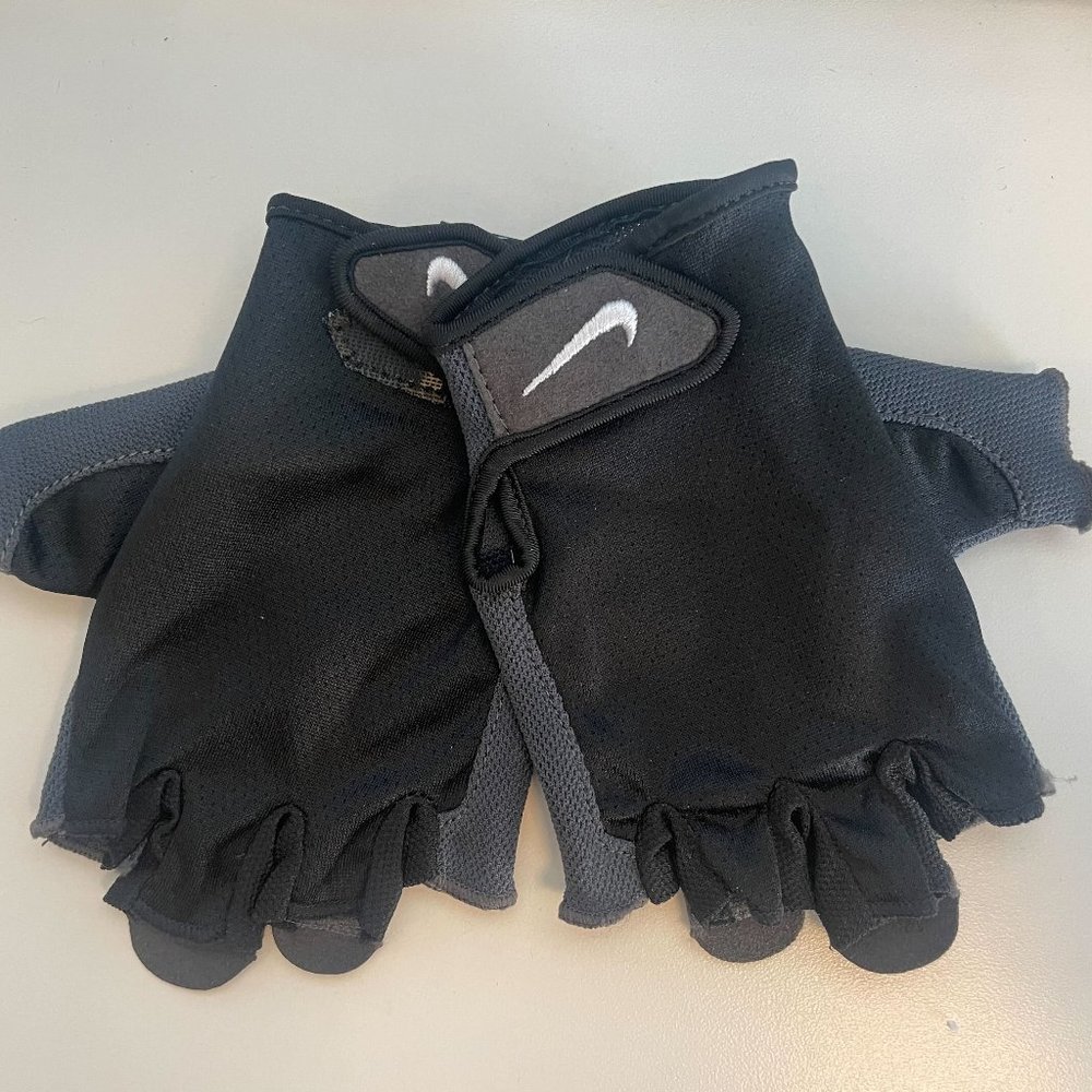 COPY - Nike Men's Essential Fitness Gloves -MD